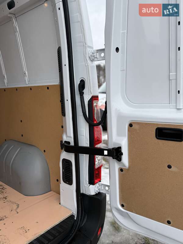 Мікроавтобус вантажний (до 3,5т) Renault Master 2018 в Рівному