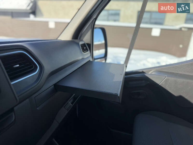 Вантажний фургон Renault Master 2020 в Дубні