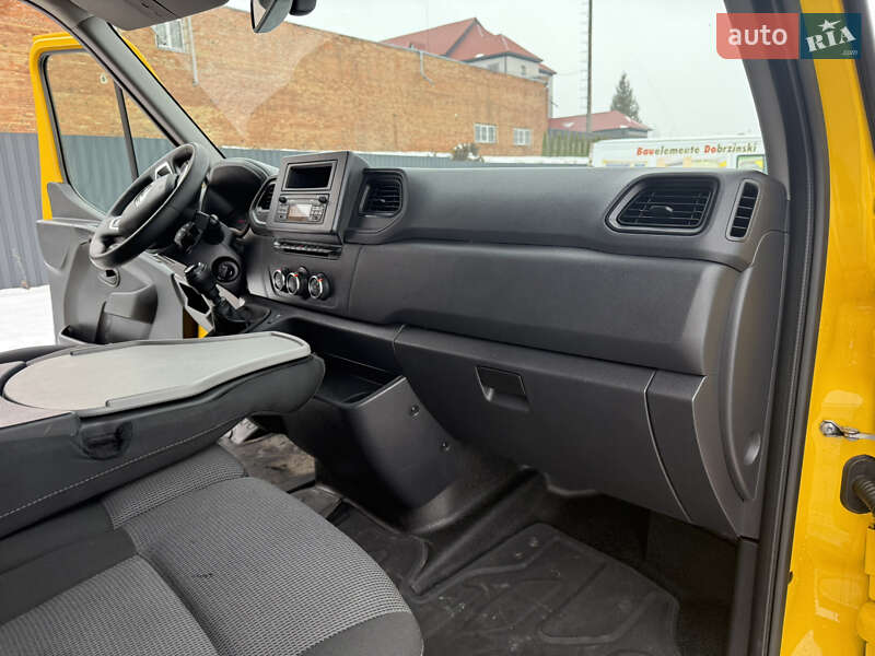 Вантажний фургон Renault Master 2022 в Луцьку