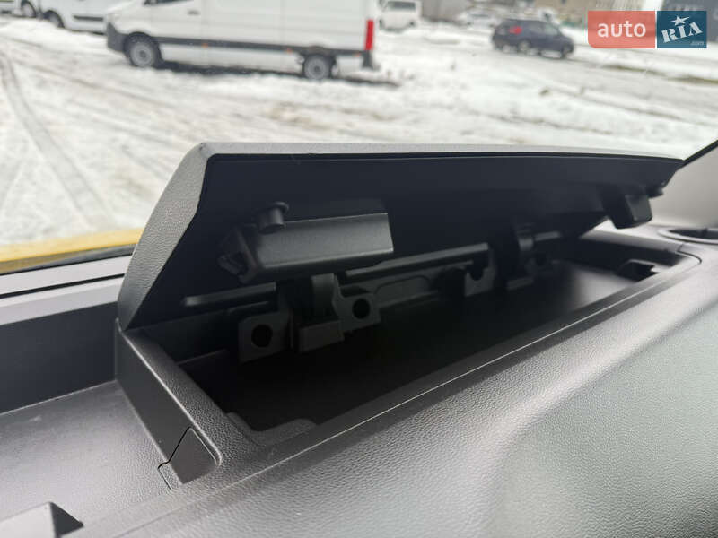 Вантажний фургон Renault Master 2022 в Луцьку