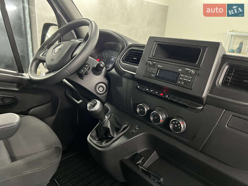 Вантажний фургон Renault Master 2021 в Полтаві
