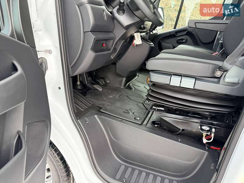 Грузовой фургон Renault Master 2022 в Киеве