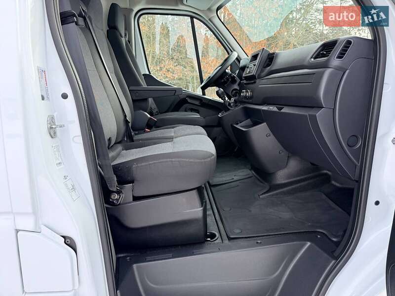 Грузовой фургон Renault Master 2022 в Киеве