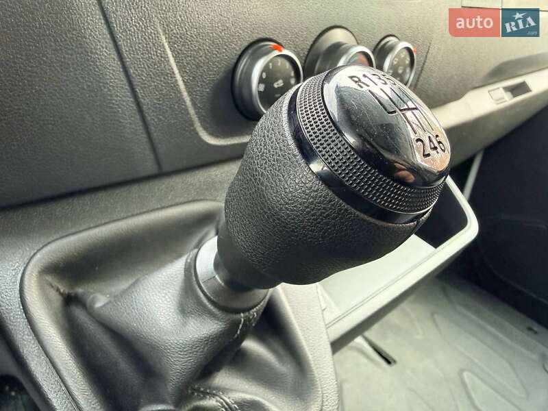 Грузовой фургон Renault Master 2022 в Киеве