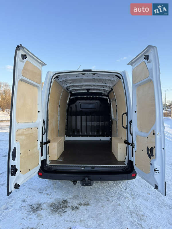 Грузовой фургон Renault Master 2022 в Киеве