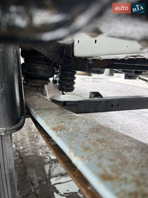 Евакуатор Renault Master 2016 в Львові