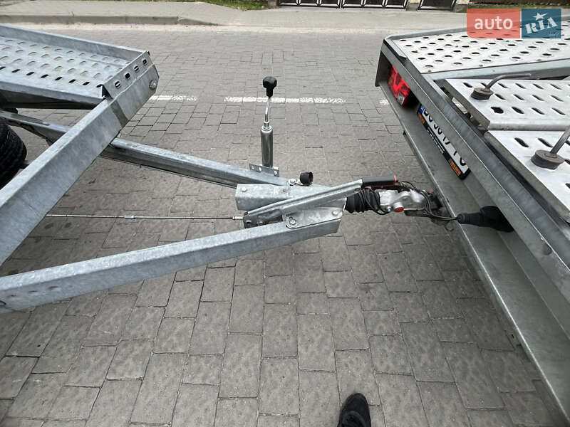 Евакуатор Renault Master 2016 в Львові