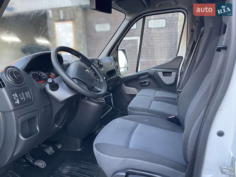 Вантажний фургон Renault Master 2018 в Луцьку