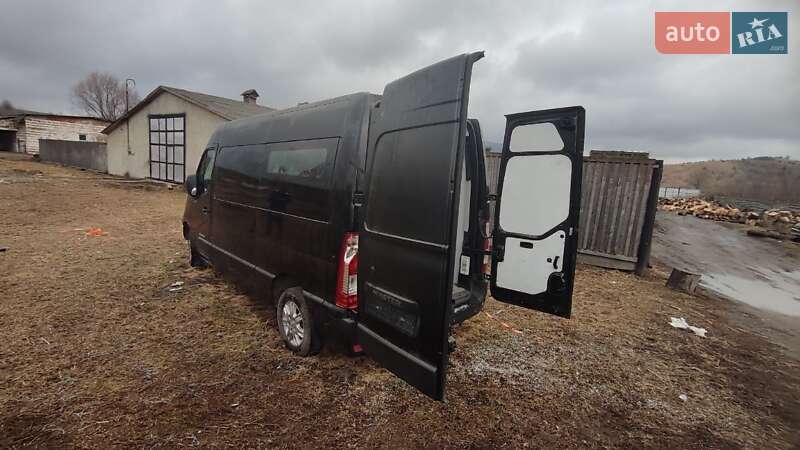 Грузопассажирский фургон Renault Master 2015 в Черновцах