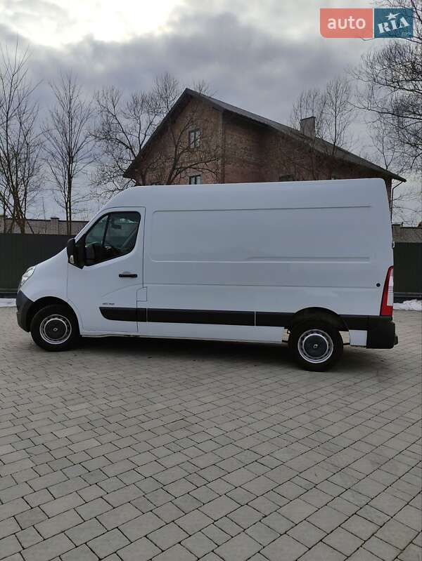 Грузовой фургон Renault Master 2015 в Львове