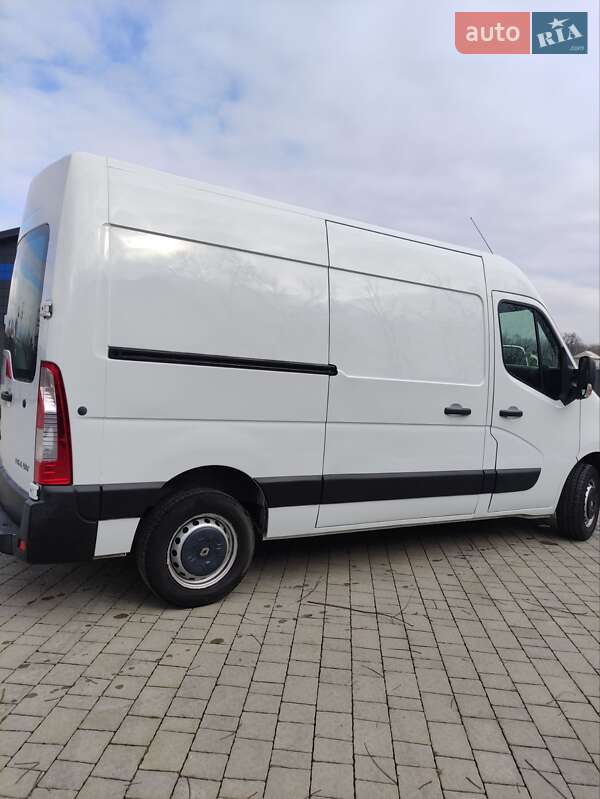 Грузовой фургон Renault Master 2015 в Львове