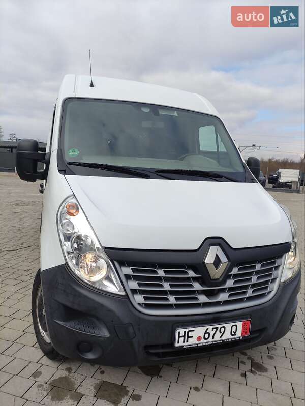 Грузовой фургон Renault Master 2015 в Львове