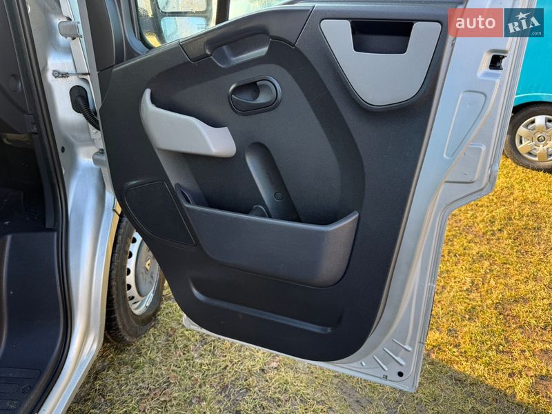 Вантажний фургон Renault Master 2016 в Дубні