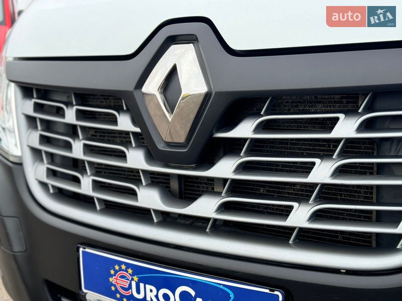 Вантажопасажирський фургон Renault Master 2017 в Києві