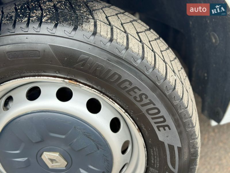 Вантажопасажирський фургон Renault Master 2017 в Києві