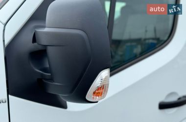 Грузопассажирский фургон Renault Master 2017 в Киеве