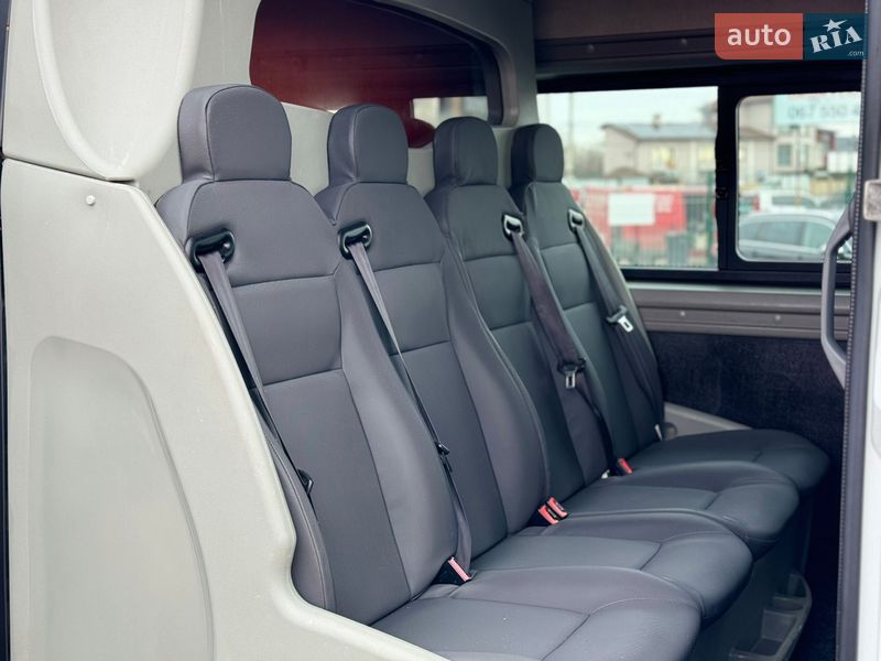 Вантажопасажирський фургон Renault Master 2017 в Києві