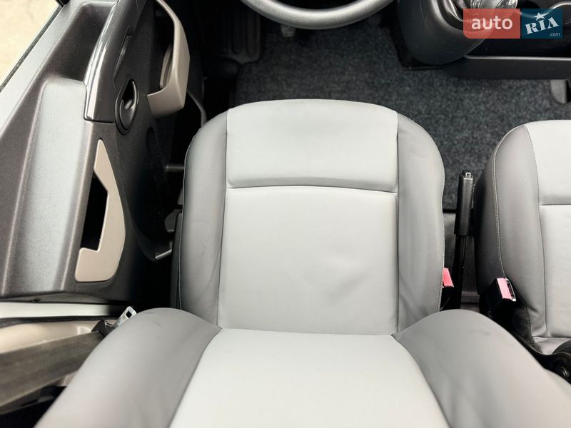 Вантажопасажирський фургон Renault Master 2017 в Києві