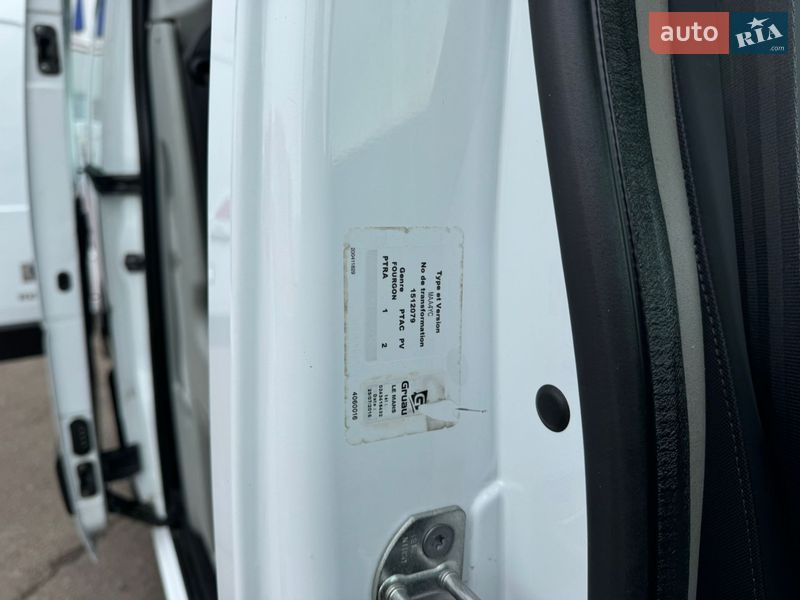 Вантажопасажирський фургон Renault Master 2017 в Києві