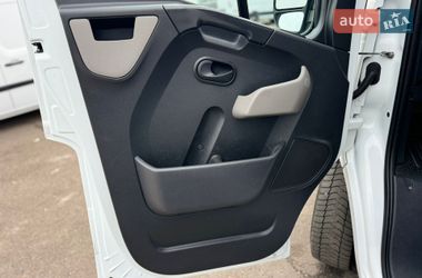 Грузопассажирский фургон Renault Master 2017 в Киеве