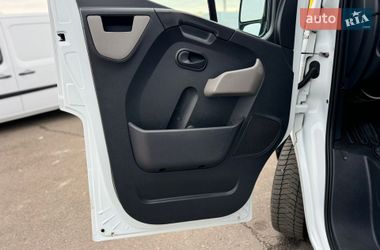Грузопассажирский фургон Renault Master 2017 в Киеве