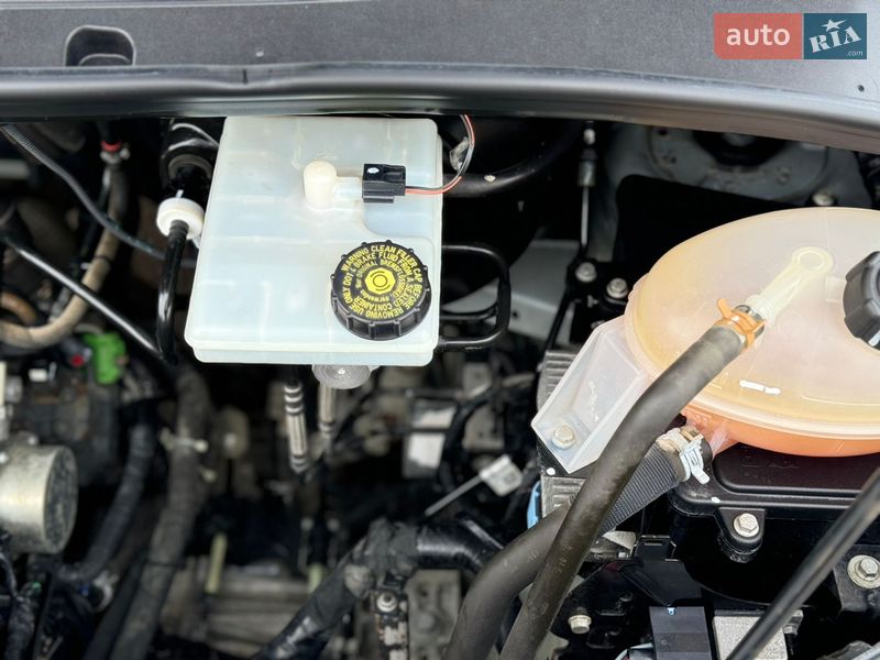 Вантажопасажирський фургон Renault Master 2017 в Києві