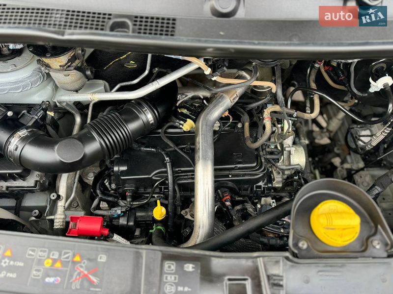 Вантажопасажирський фургон Renault Master 2017 в Києві