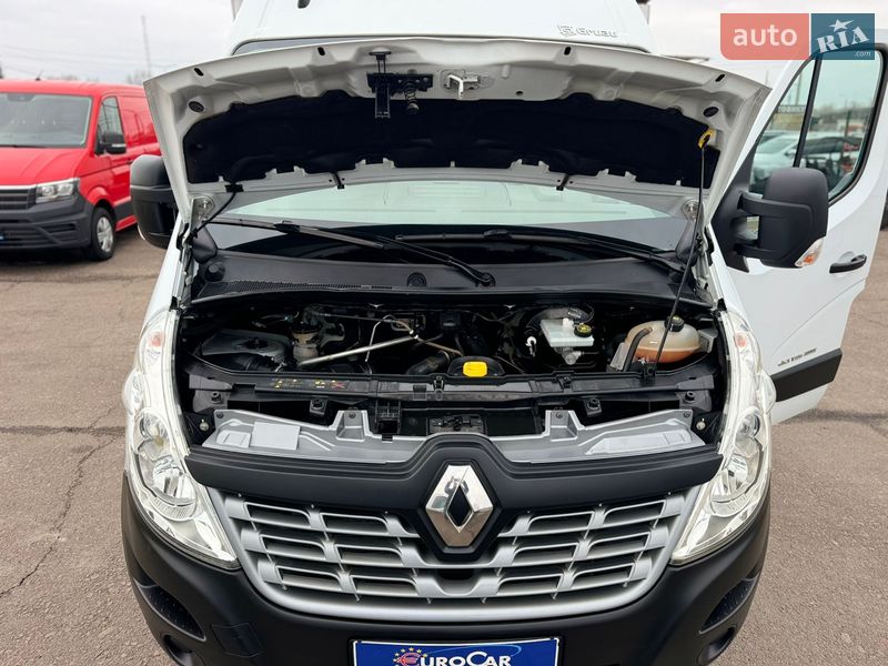 Вантажопасажирський фургон Renault Master 2017 в Києві