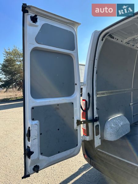 Грузовой фургон Renault Master 2018 в Львове