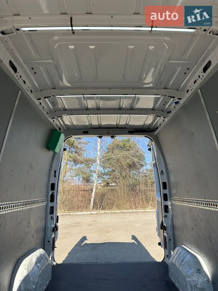 Грузовой фургон Renault Master 2018 в Львове