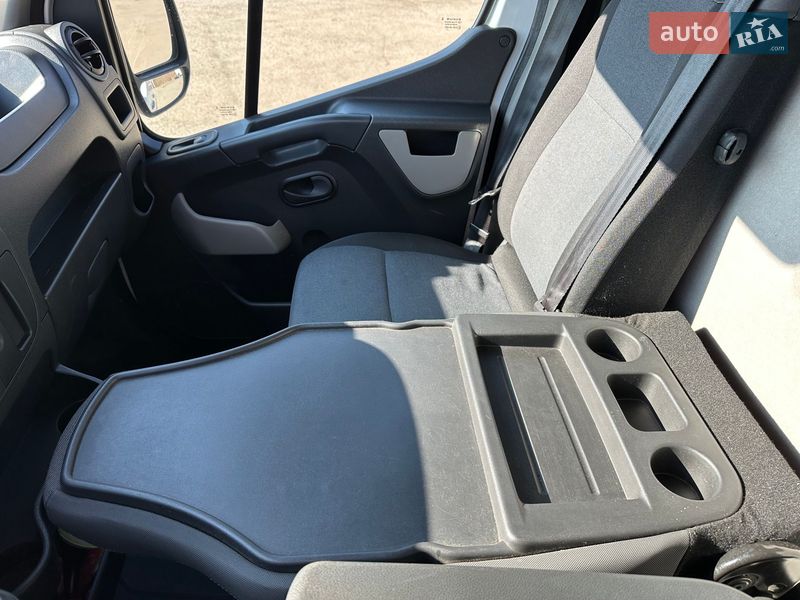 Грузовой фургон Renault Master 2018 в Львове