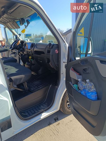 Минивэн Renault Master 2011 в Рава-Русской