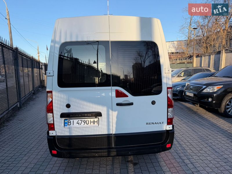 Вантажопасажирський фургон Renault Master 2016 в Запоріжжі