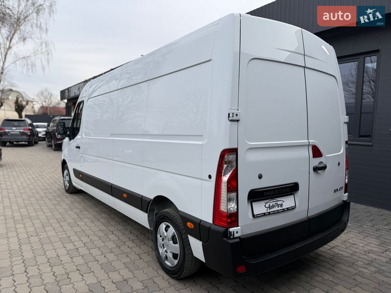 Вантажний фургон Renault Master 2021 в Чернівцях