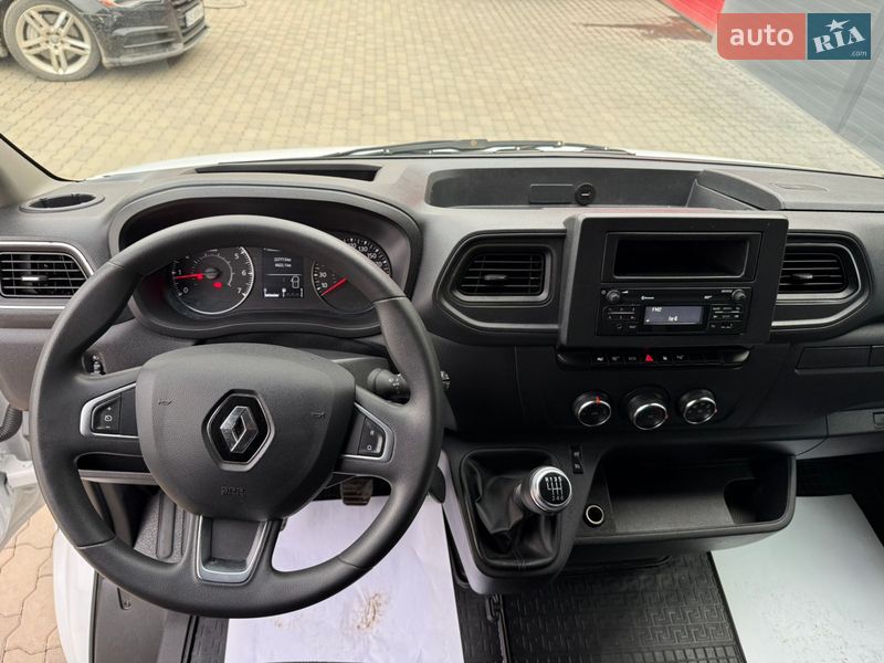 Вантажний фургон Renault Master 2021 в Чернівцях