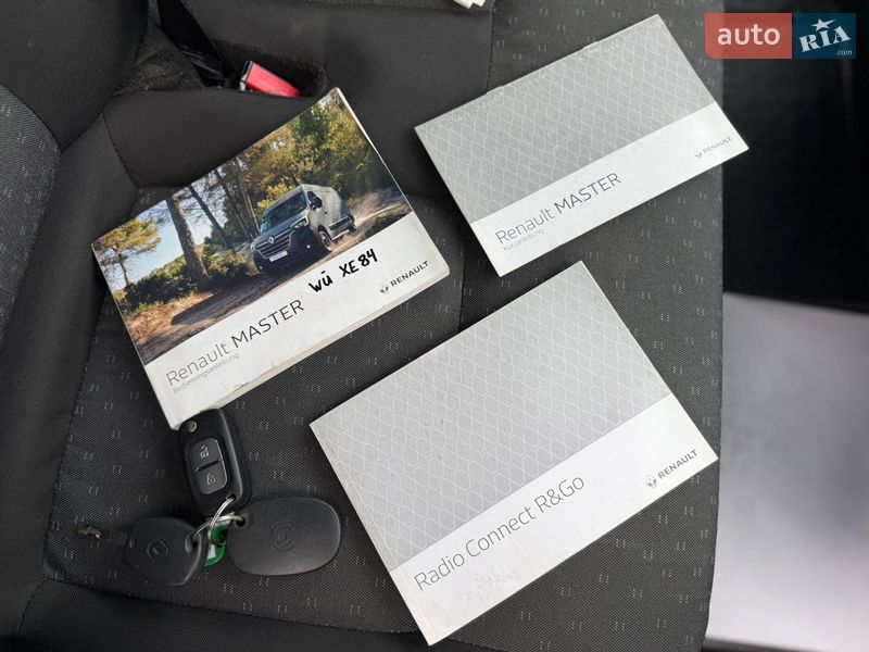 Вантажний фургон Renault Master 2021 в Чернівцях