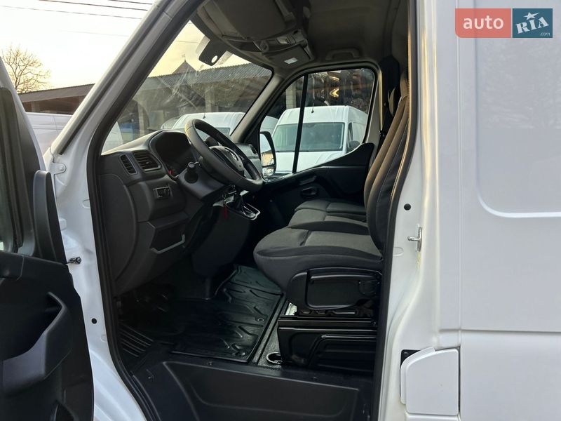 Грузовой фургон Renault Master 2021 в Хусте