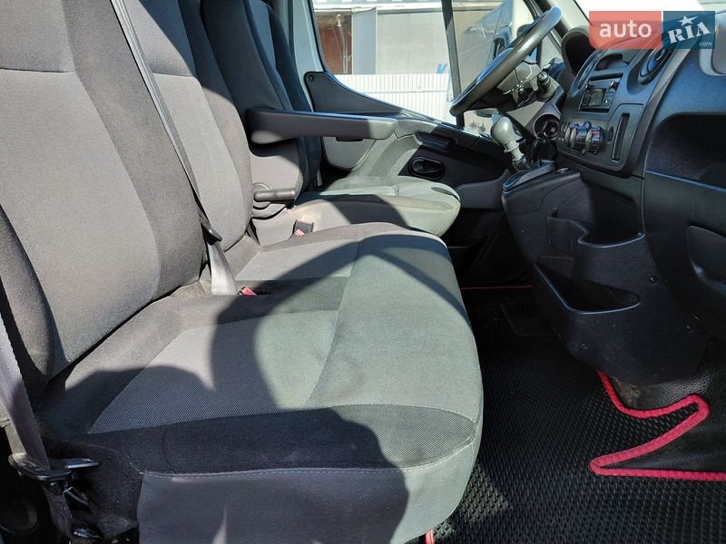 Грузовой фургон Renault Master 2015 в Ивано-Франковске