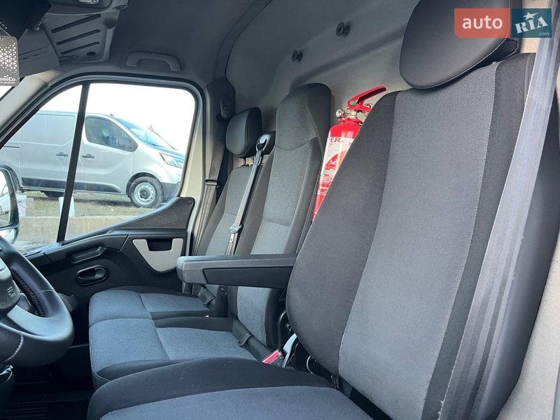 Грузовой фургон Renault Master 2017 в Дубно