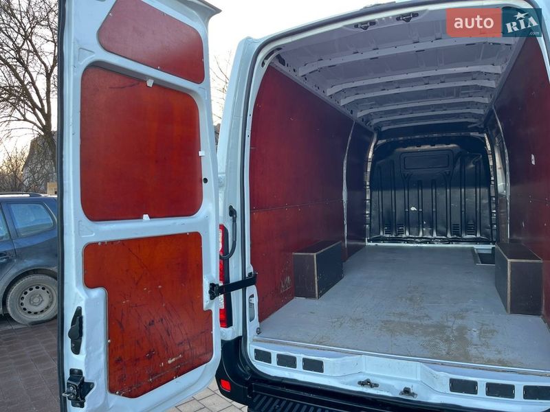 Грузовой фургон Renault Master 2017 в Дубно
