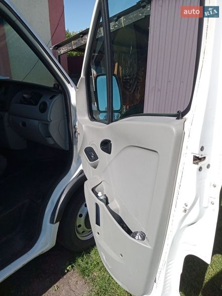 Вантажний фургон Renault Master 2006 в Летичіві