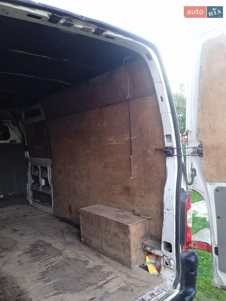 Вантажний фургон Renault Master 2006 в Летичіві