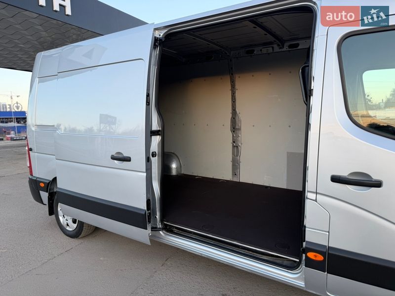 Грузовой фургон Renault Master 2021 в Дубно