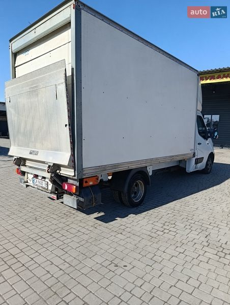 Вантажний фургон Renault Master 2016 в Звенигородці