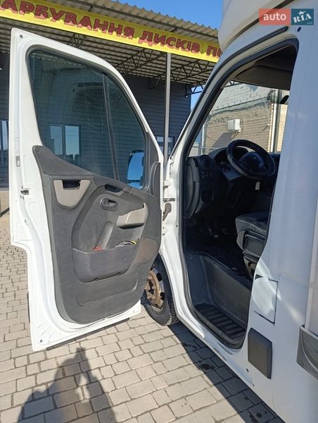 Вантажний фургон Renault Master 2016 в Звенигородці