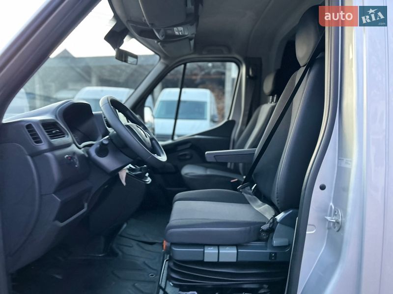 Тентованый Renault Master 2022 в Хусте
