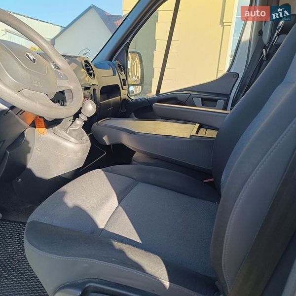 Грузовой фургон Renault Master 2018 в Почаеве