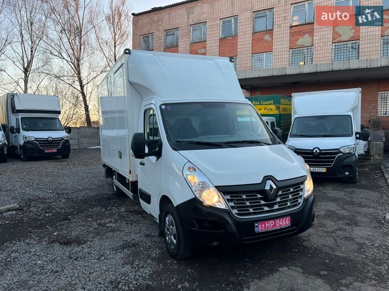 Вантажний фургон Renault Master 2017 в Рівному