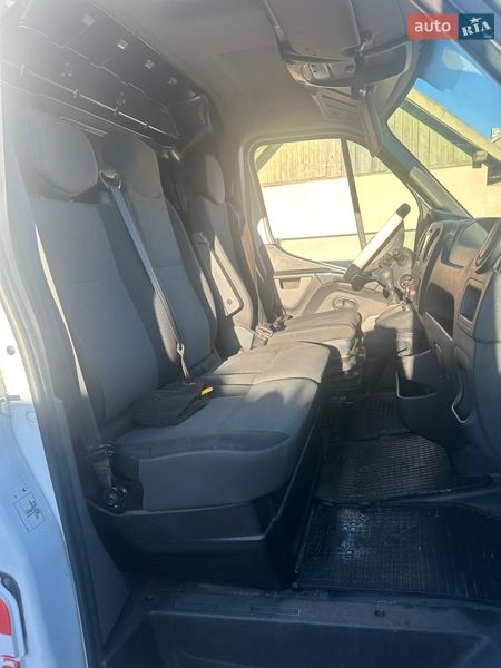 Вантажний фургон Renault Master 2018 в Косові