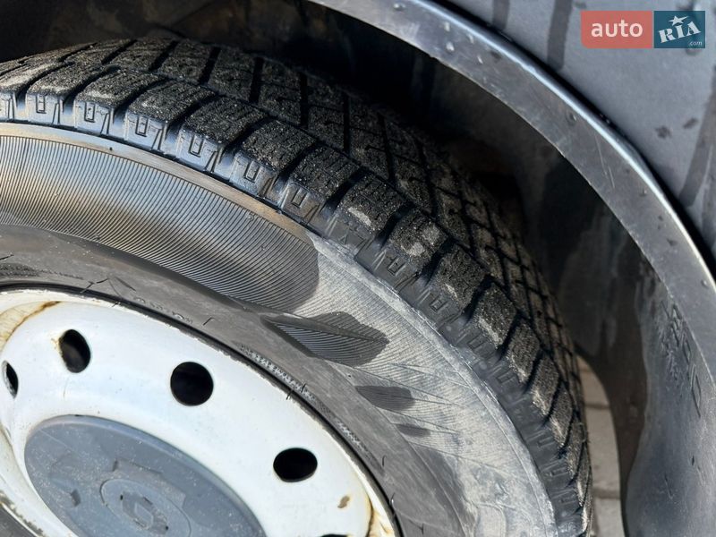 Вантажний фургон Renault Master 2005 в Львові